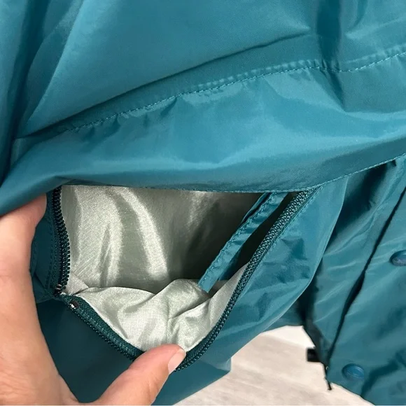 L.L. Bean Vintage 90’s Men's Stowaway Raincoat with Hood - Picture 4 of 13